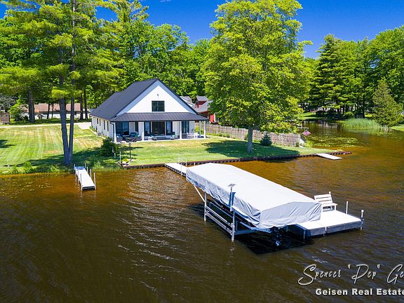 5th image of 1022 S Woodland Dr