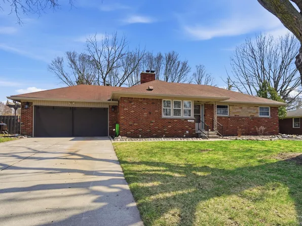 36194 Putnam St, Clinton Township, MI 48035