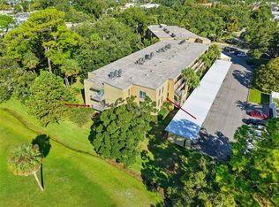 225 Country Club Dr APT E252, Largo, FL 33771