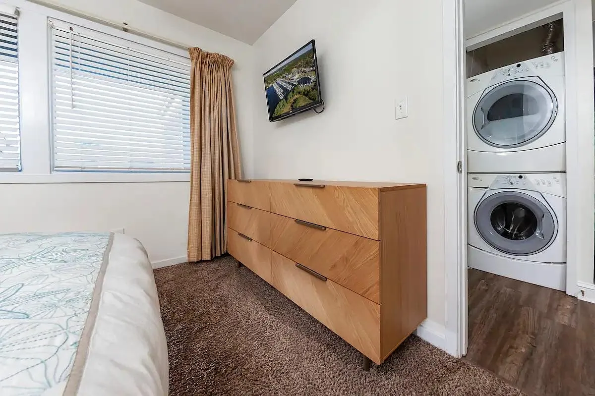 6127 Harbourside Dr — Photo 4