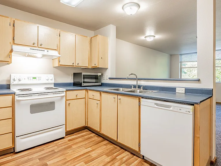 INCOME RESTRICTED Affordable Apartments in Hazelwood! — Photo 32
