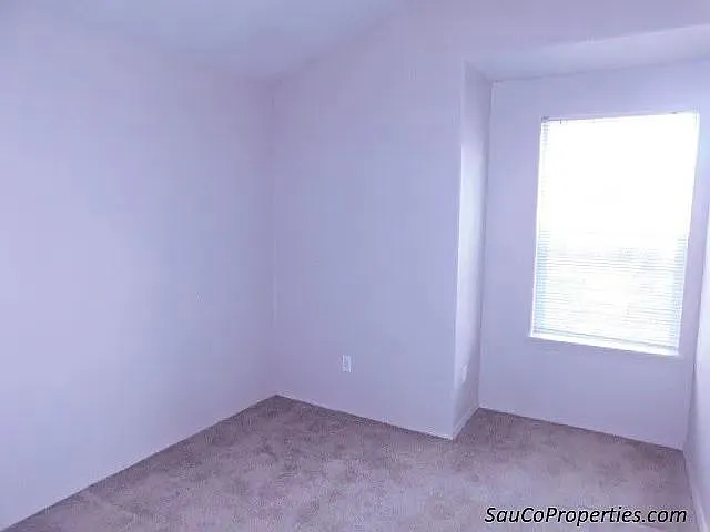 8646 NE Hyde Park Ln — Photo 16