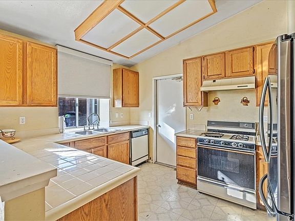 2nd image of 29695 Woodlands Ave