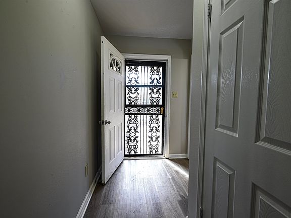 3rd image of 3618 Sunray Cv