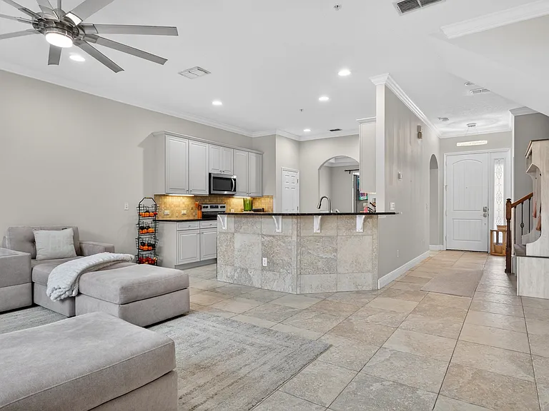 1121 Charming St — Photo 14