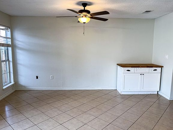 4th image of 637 Virginia Oak Ct