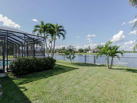 4th image of 800 Grand Rapids Blvd