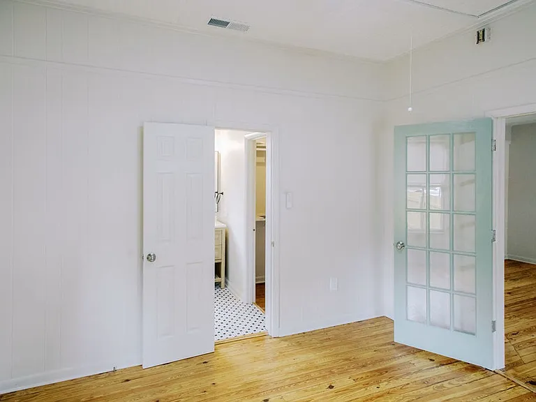 2426 Lincoln St — Photo 9