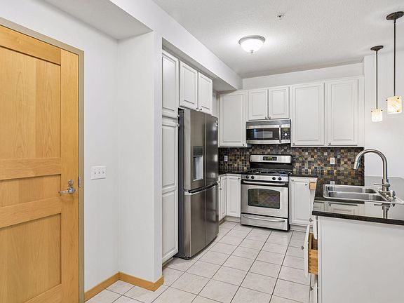 3rd image of 350 Main St N Unit 252