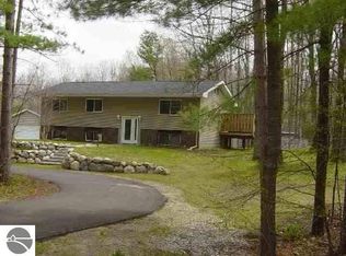 8753 W Lake Ann Rd, Lake Ann, MI 49650