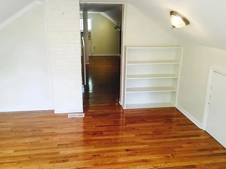 719 N Washington St — Photo 12