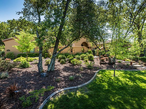 3rd image of 3753 Greenview Dr