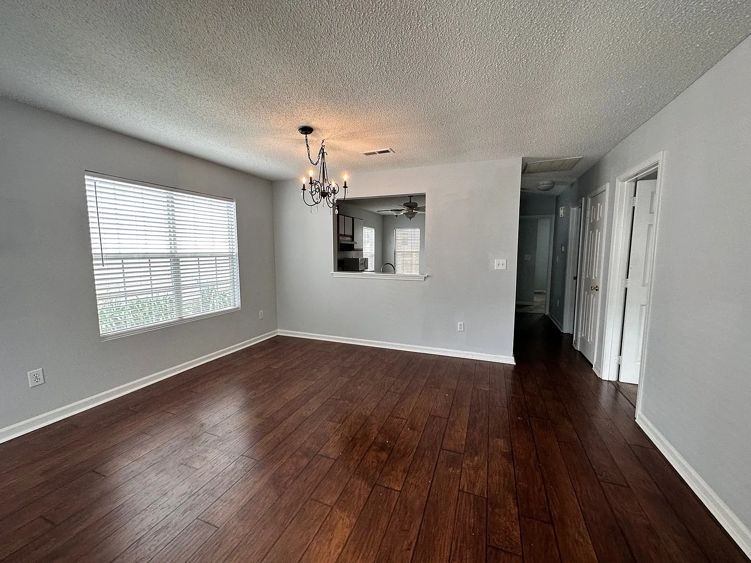 2 bed, 1100 sqft, $1,450 — Photo 4