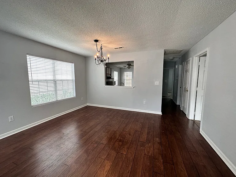 102 Hammett Grove Ln #102 — Photo 4