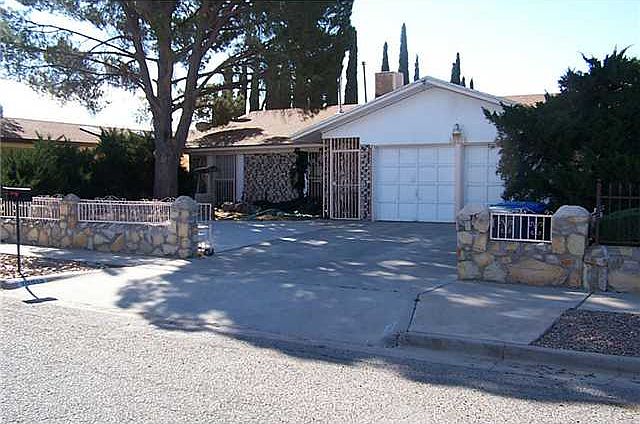1st image of 10916 Cardigan Dr