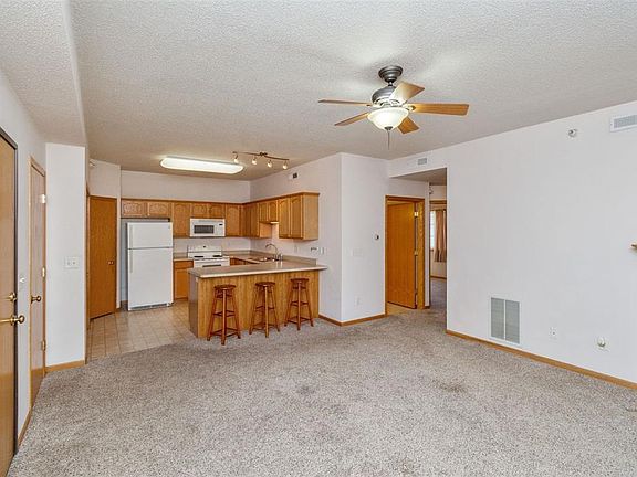 3rd image of 525 Penn Ct APT 4