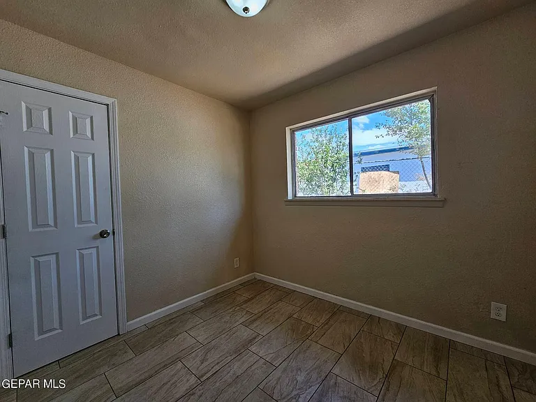 6005 Tampa Ave — Photo 16
