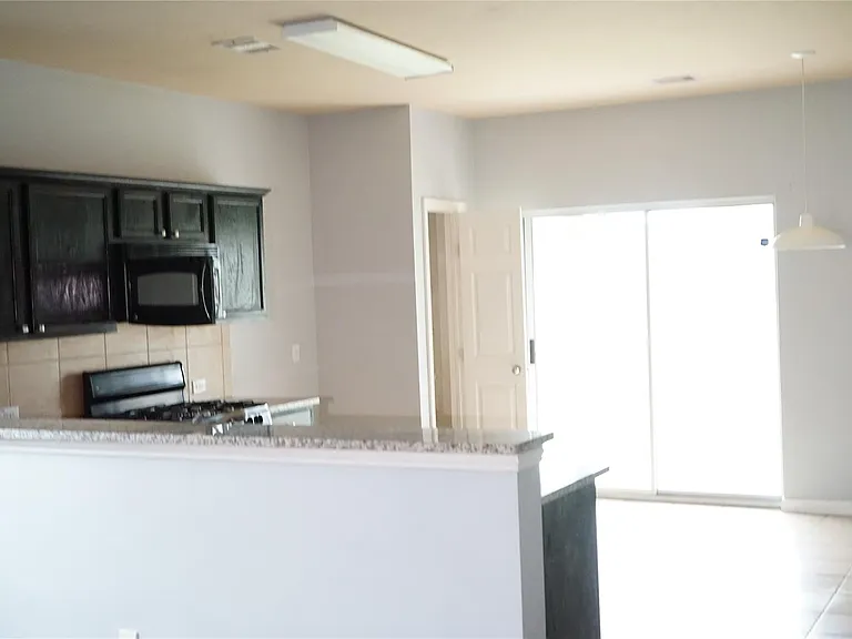10710 Barker View Dr — Photo 4