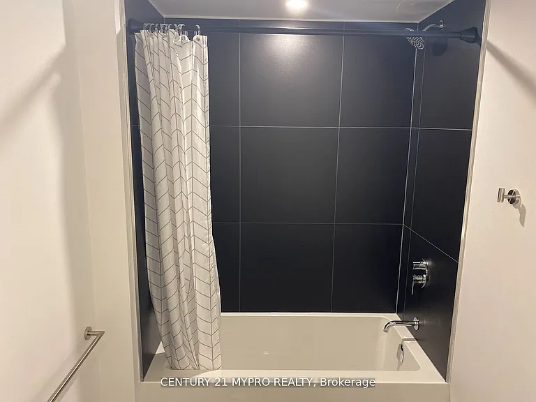 20 Edward St #1714 — Photo 10