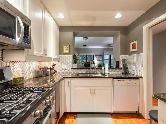 2nd image of 606 W Lynn St APT 33