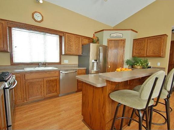 5th image of 8762 Dunkirk Ct NE