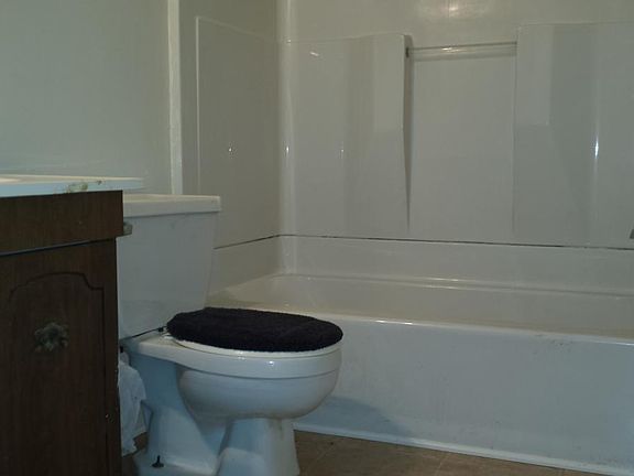 5th image of 701 N 7th Ave