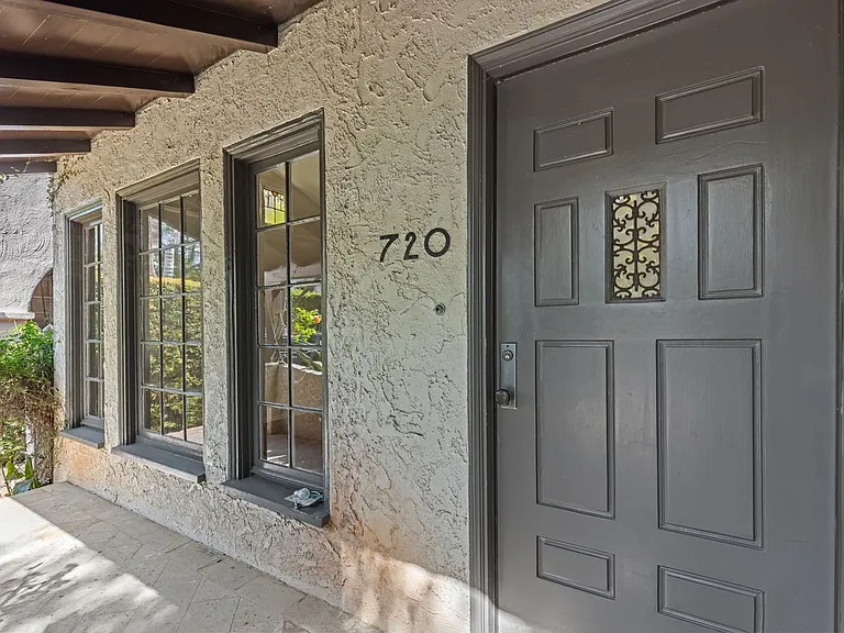 720 N Harper Ave — Photo 22