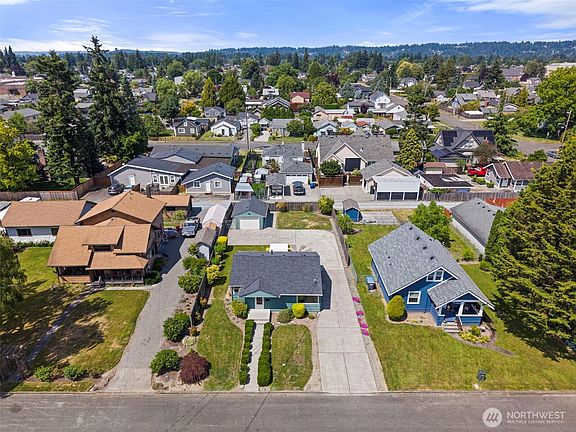2nd image of 919 6th Avenue SW