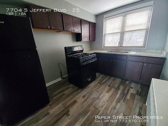 3rd image of 7704 S Jeffery Blvd #2S