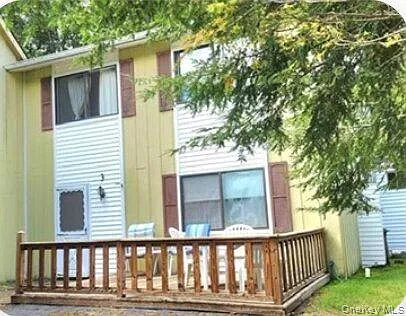 3 bed, 1.5 bath, 1152 sqft, $2,200 — Photo 1