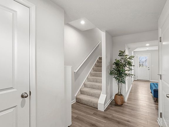 5th image of 9862 Dunlap Dr