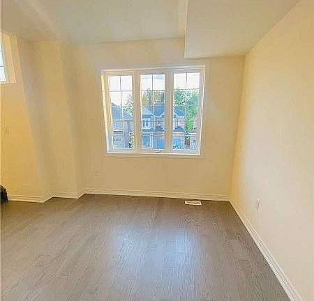 5th image of 31 Allegro Dr