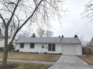 403 Holly Dr, Streamwood, IL