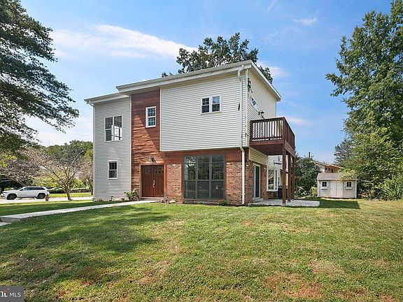 2nd image of 305 Lorraine Dr