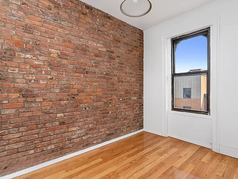 155 S 2nd St #8 — Photo 6