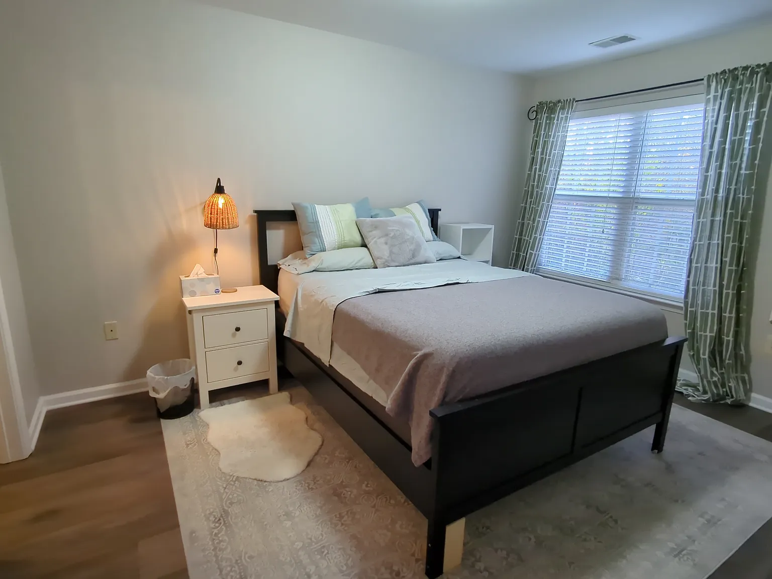 2 bed, 1040 sqft, $2,650 — Photo 2