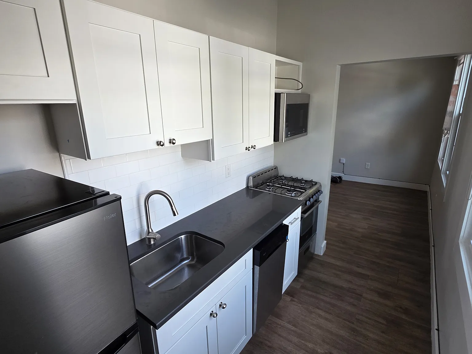 2 bed, $1,950 — Photo 2