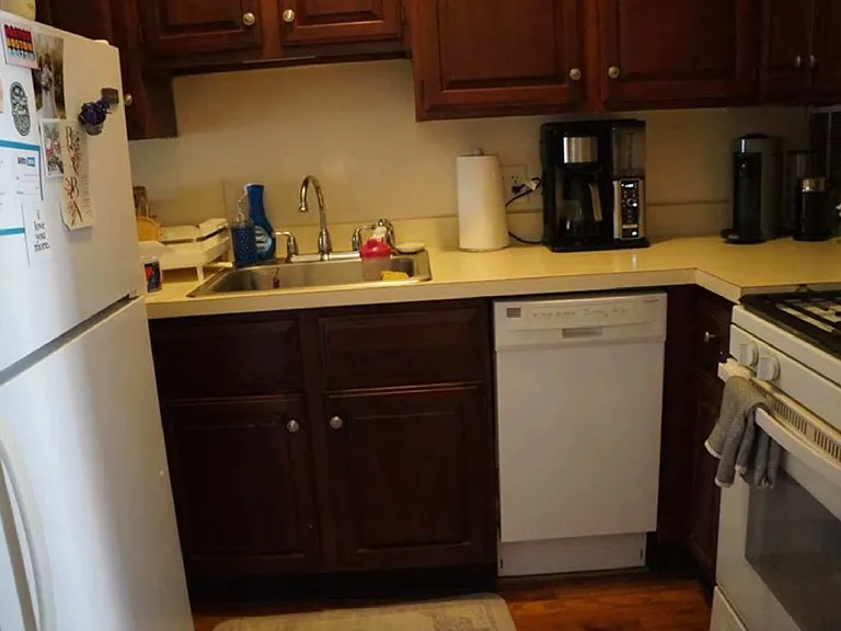 200 Warren St #2 — Photo 11