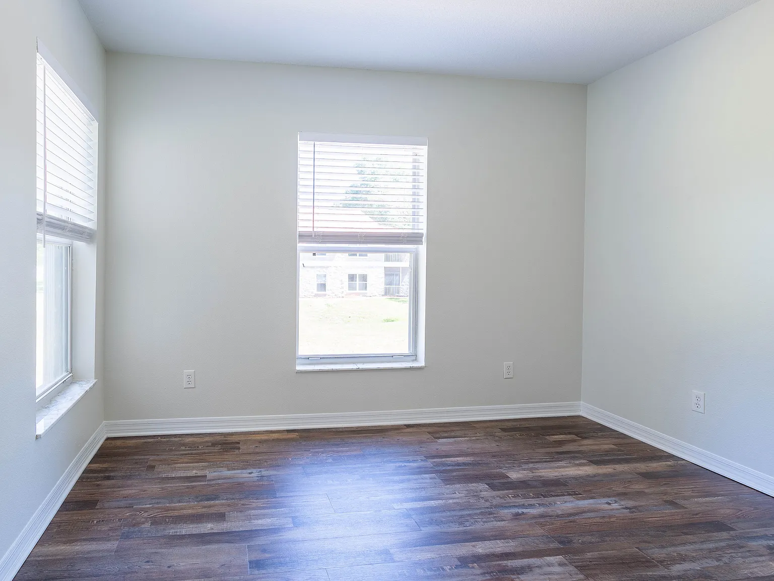 2 bed, 1200 sqft, $1,600 — Photo 4