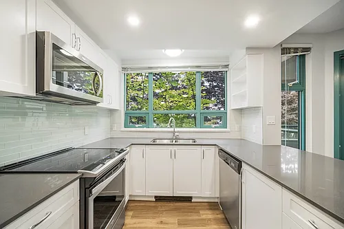150 Keith Rd E Photo 1
