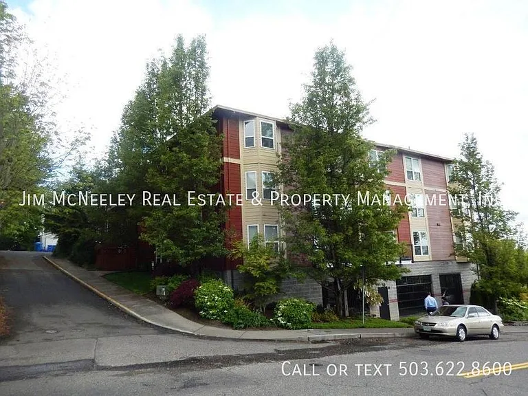 1033 SW Gibbs St #303 — Photo 1