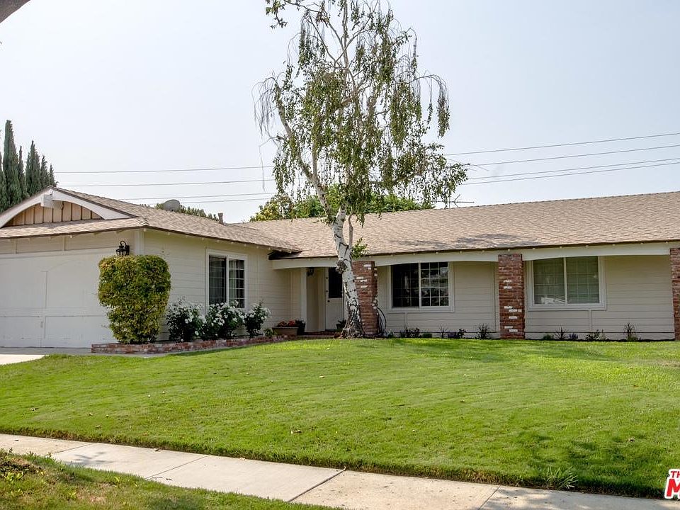 1st image of 3046 E Hilldale Ave