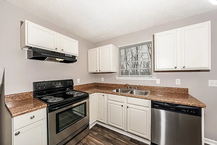 1333 Turf Dr — Photo 5