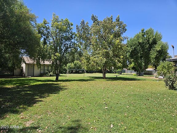 3rd image of 9317 W Marshall Ave