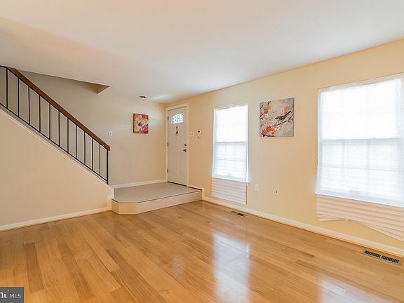 4th image of 9913 Campus Way S #164