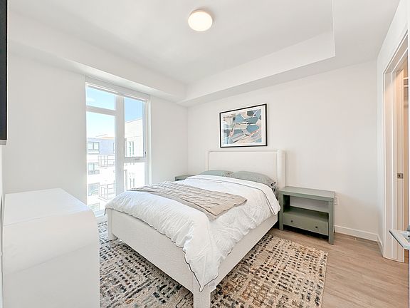 4th image of 815 S Kingsley Dr #308