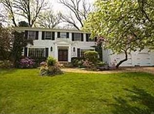 6498 Apache Dr, Indian Head Park, IL