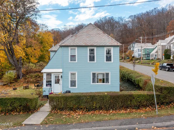69 Harris St, North Adams, MA 01247