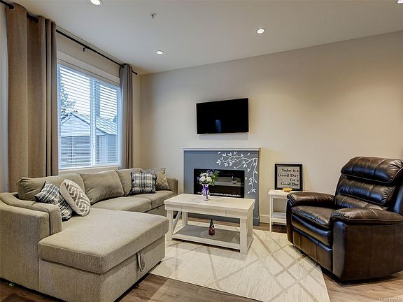 3rd image of 6717 Ayre Rd #101