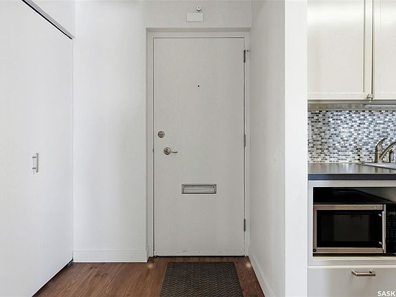 5th image of UNIT 405-4615 Rae STREET